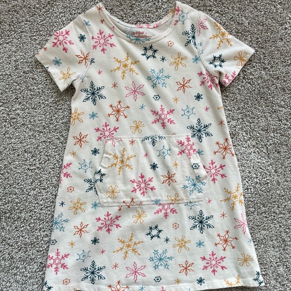 Cat & Jack Toddler Girls' Winter Dress Short Sleeve Holiday Dress snowflake 5T - Picture 2 of 5